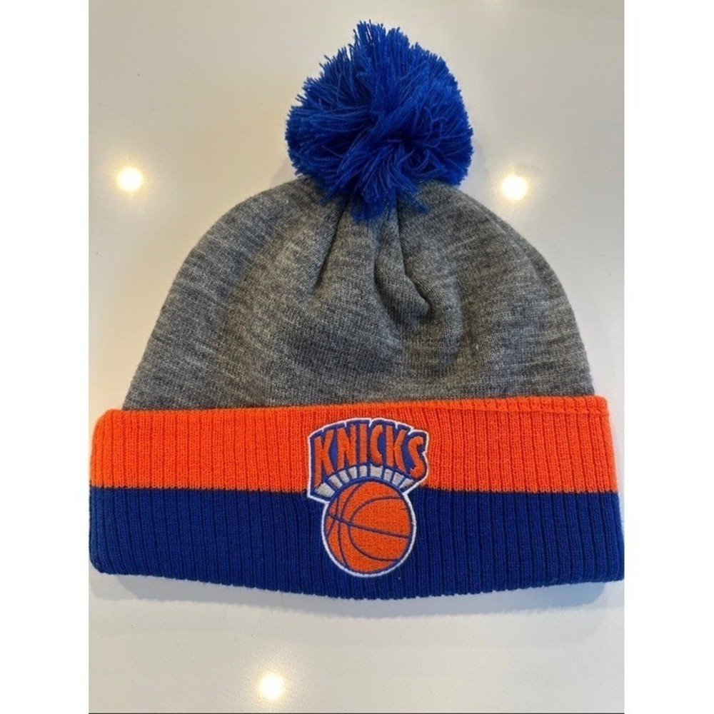 Mitchell & Ness New York Knicks NBA Cuffed Knit Beanie Pom Pom Hat NEW